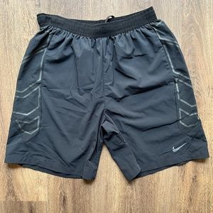 Nike Basketball Shorts - Large